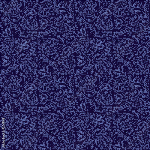 Seamless (you see 4 tiles) paisley background