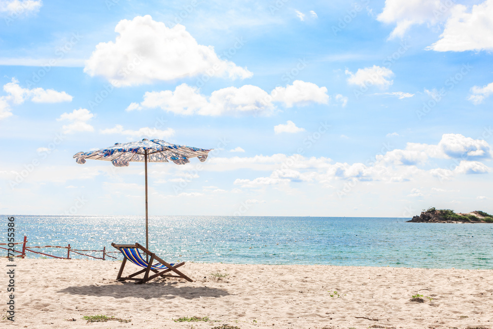 Naklejka premium end of summer on the beach