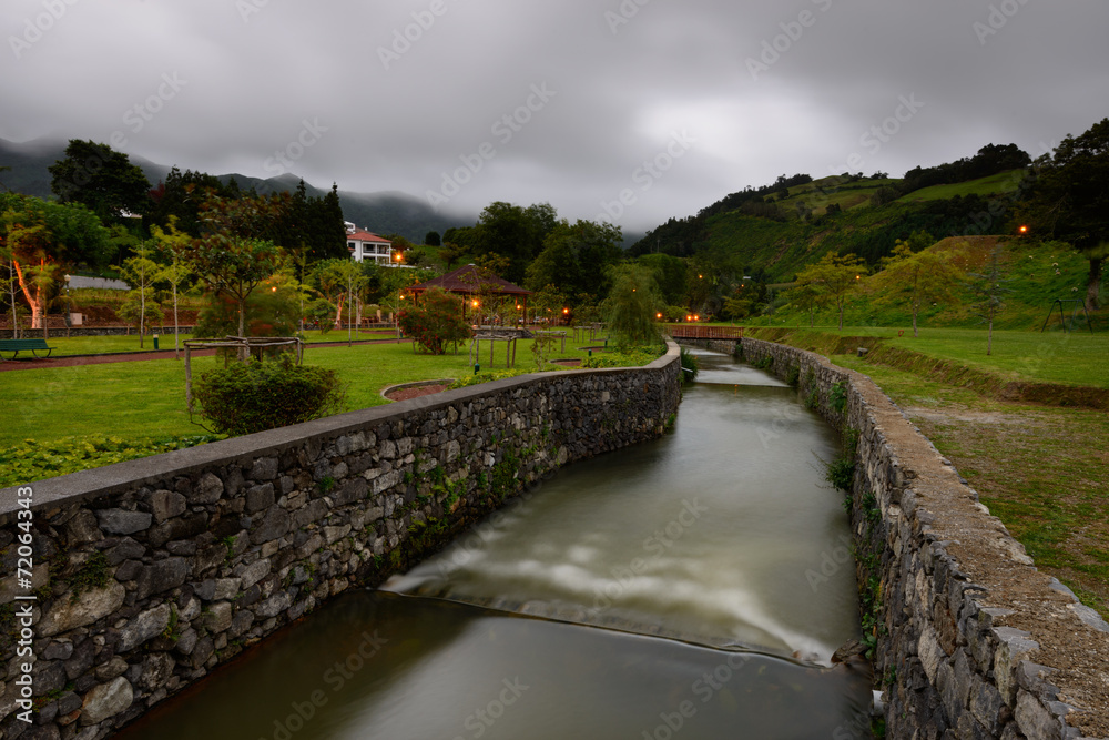 Jardim na Vila das Furnas Jardim na Vila das Furnas