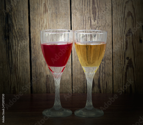 red and white wine in glasses