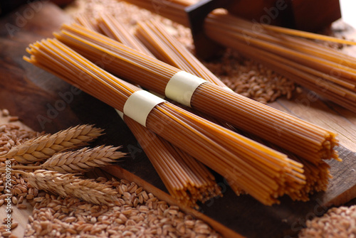 spaghetti biologici integrali - pasta trafilata al bronzo