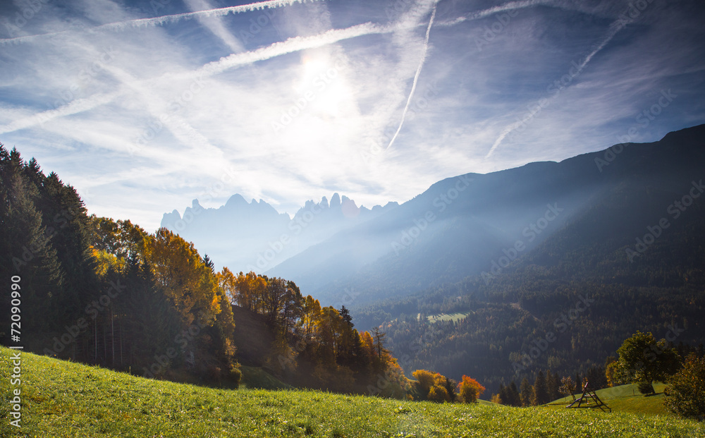 Obraz premium Morning in Val di Funes