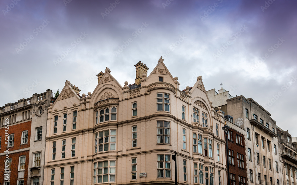 Façades d'immeubles de style victorien à Londres, en Angleterre, en Grande Bretagne, au Royaume Uni
