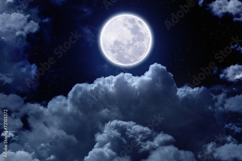 Fototapeta Naklejka Na Ścianę i Meble -  Full moon