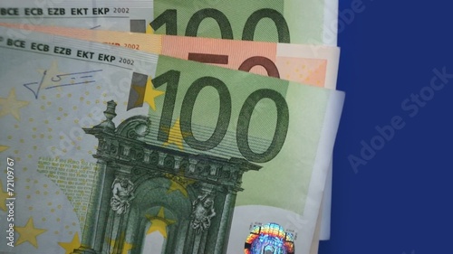 Euro-Banknote im Wind