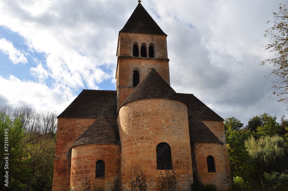église fortifiée