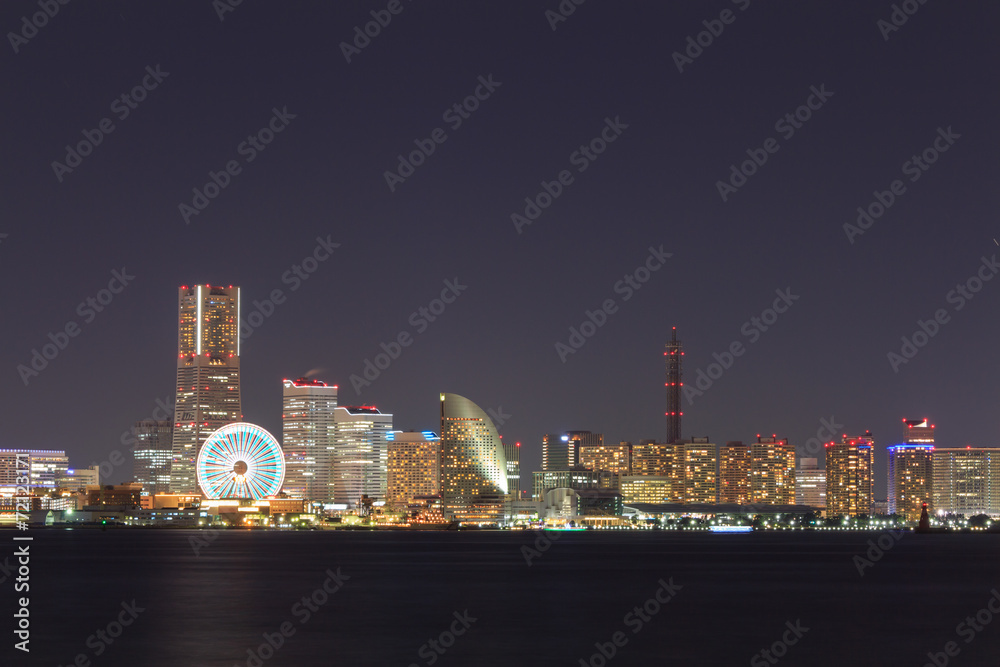 Fototapeta premium Skyscraper at Minatomirai, Yokohama at night