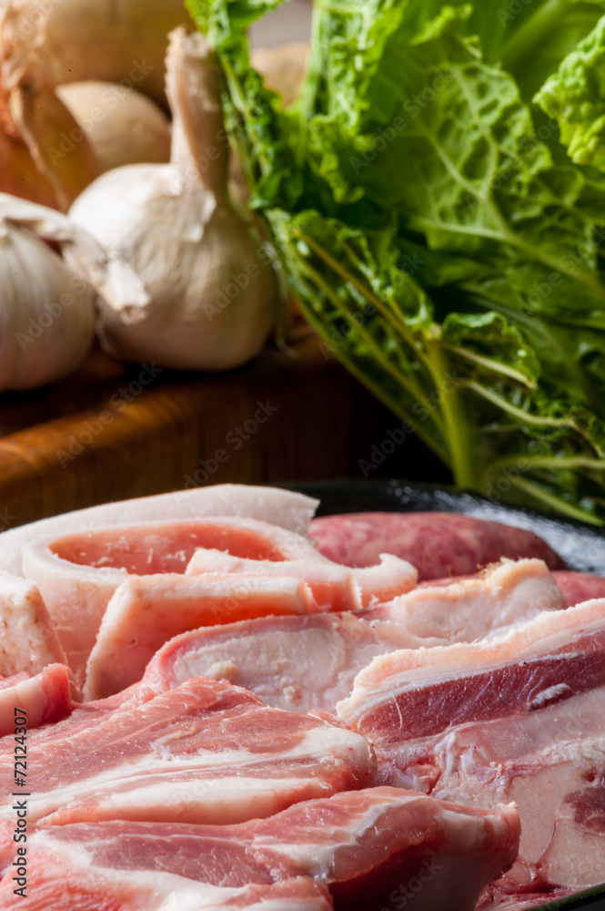 Ingredienti crudi per la casoeûla Ingredienti crudi per la casoeûla