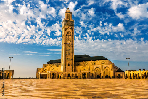 Moschee Hasan II am Strand von Casablanca im Abendlicht