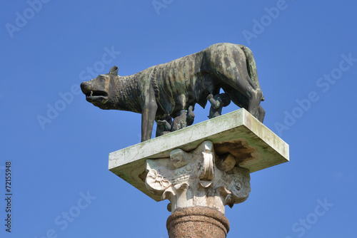 Romulus and Remus statue in Pisa, Italy