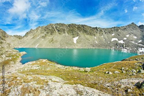 Lago pietra rossa