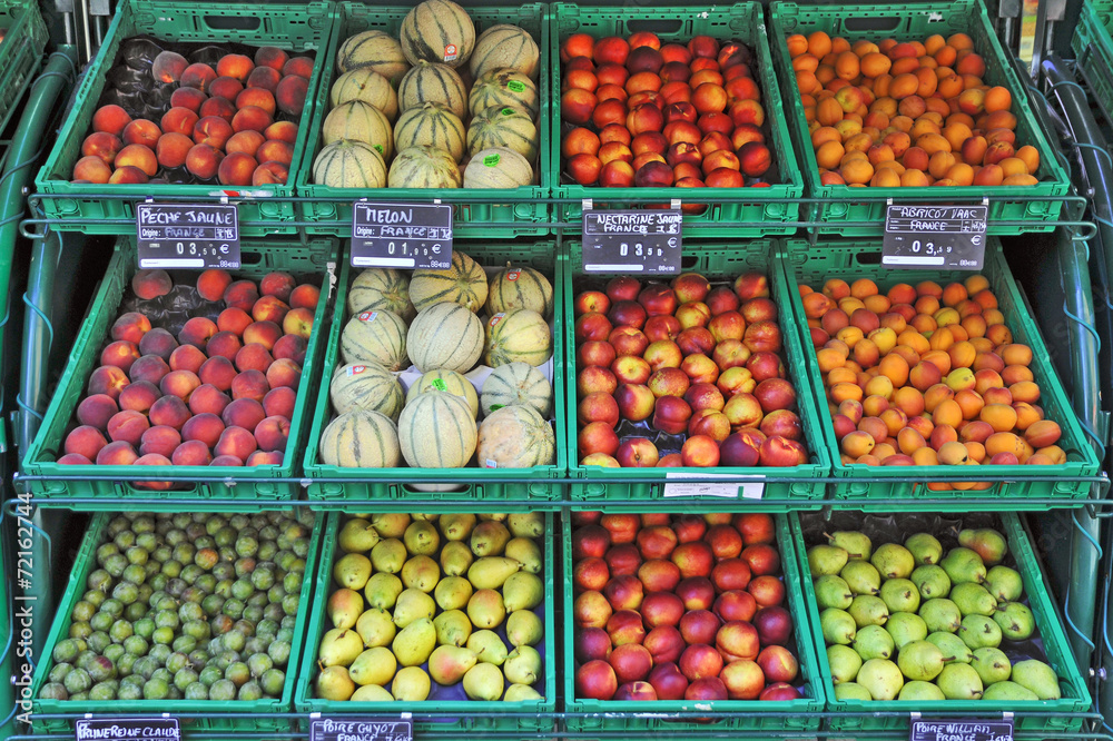 Frutta e verdura al mercato di Figeac, Lot  - Francia