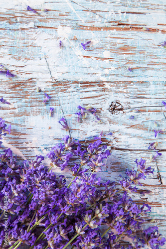 Fototapeta Naklejka Na Ścianę i Meble -  Fresh lavender on wood