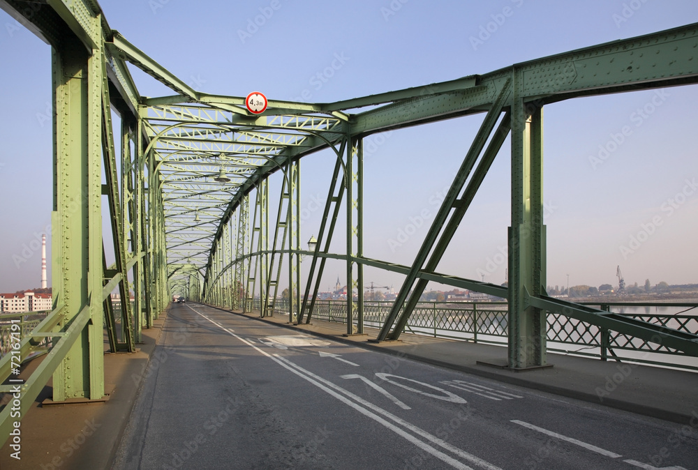 Elisabeth Bridge over the Danube in Komarom. Hungary Elisabeth Bridge over the Danube in Komarom. Hungary