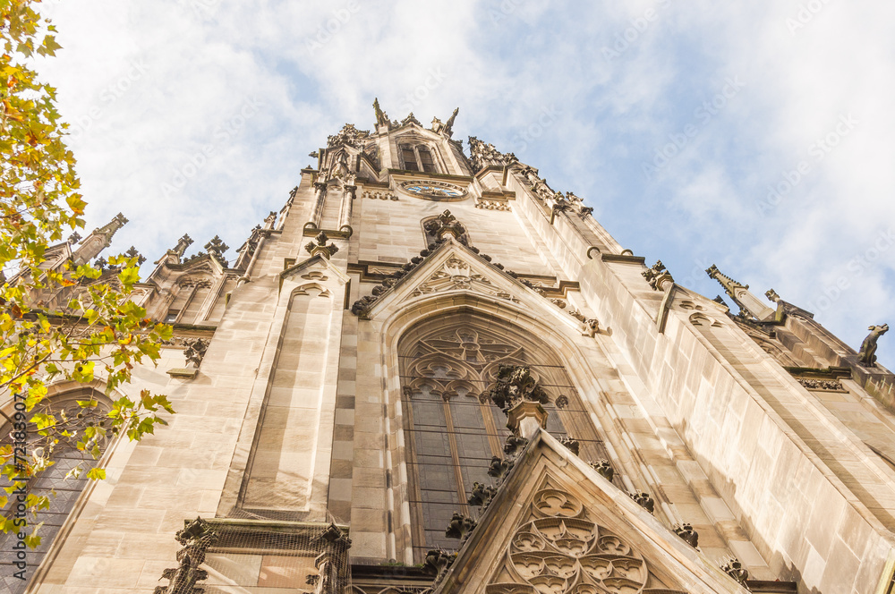 Obraz premium Basel, historische Altstadt, Elisabethenkirche, Herbst, Schweiz