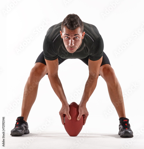 Retrato de un jugador de rugby en fondo blanco.