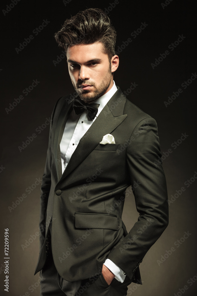 Fototapeta premium business man holding his hands in pocket.