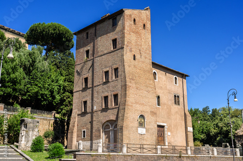 Roma, Casa e torre dei Pierleoni