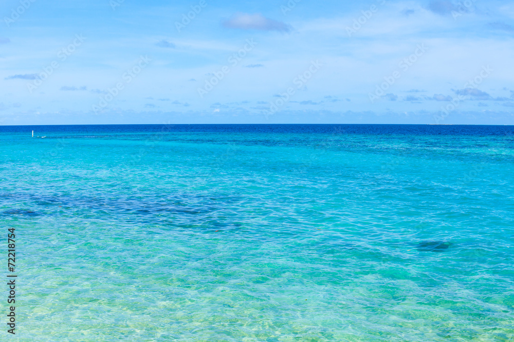 Rest in Paradise - Malediven - Blick von der Insel ins Meer