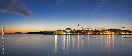 Fototapeta Naklejka Na Ścianę i Meble -  Stadt Rab bei Nacht