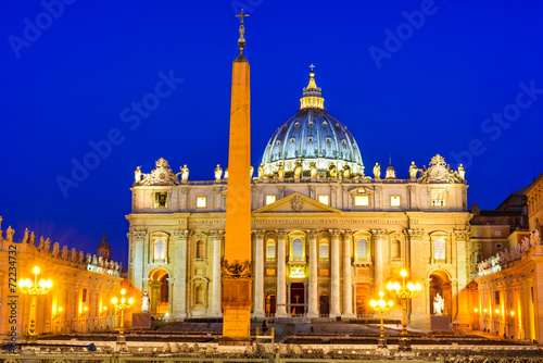 Vatican, twilight image of Basilica San Pietro, Rome