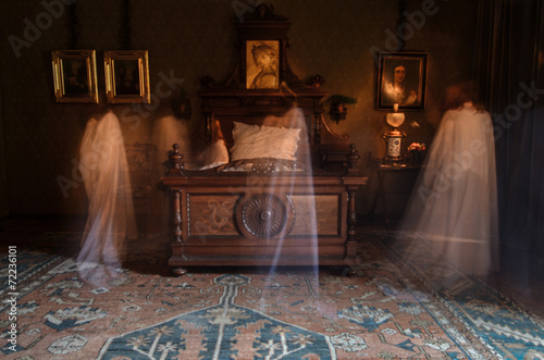 Halloween Ghost scary spooky girl