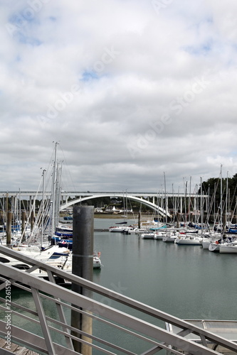 La Trinité-sur-Mer : port. photo