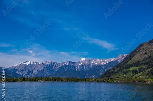 Zeller See in   sterreich mit Alpenpanorama