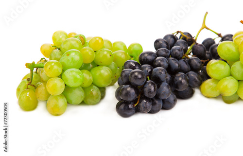 Black and green ripe grapes.