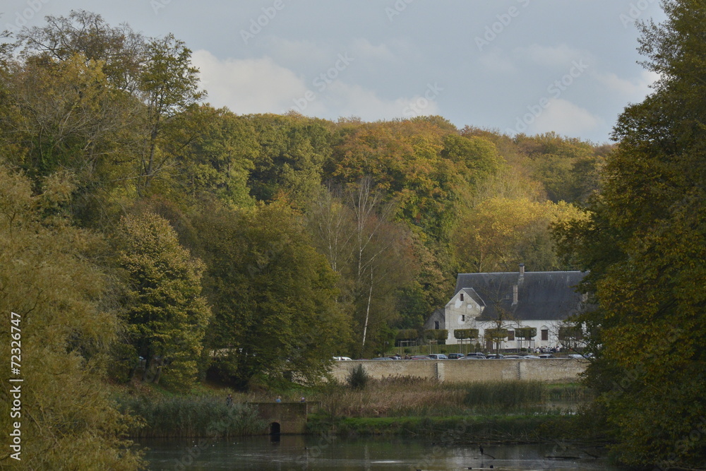 Fototapeta premium L'abbaye du Rouge-Cloître en forêt de Soignes