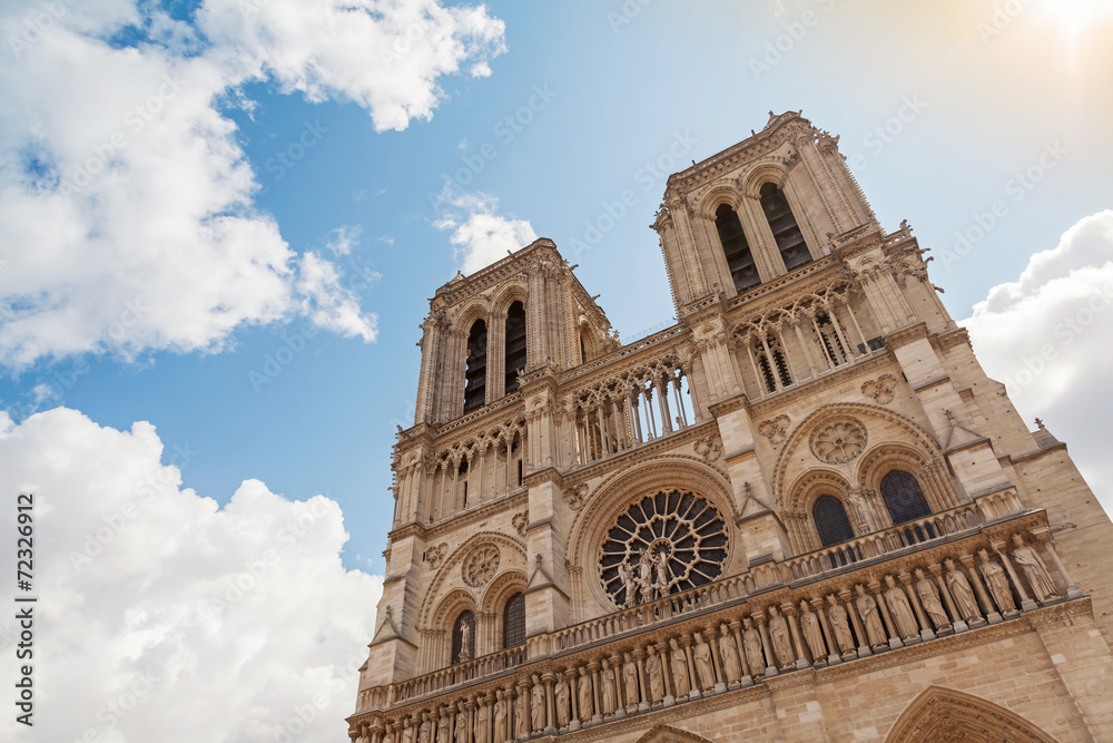 Naklejka premium Fasada katedry Matki Bożej Paryskiej, Francja