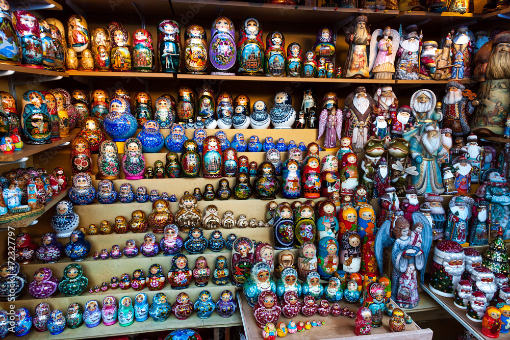 Many Matrioska dolls