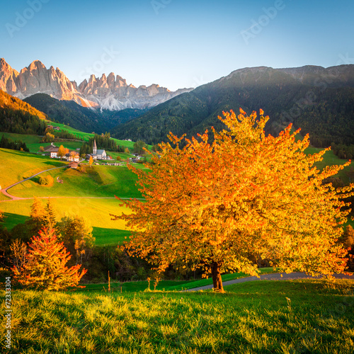 Fototapeta Naklejka Na Ścianę i Meble -  Dolomites Alps, Val di Funes, Autumn landscape