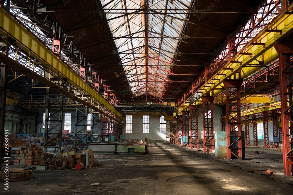Fototapeta premium Large industrial hall of a repair station