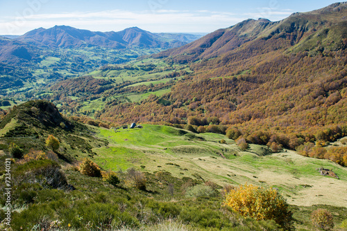 Depuis le Puy Mary dans le Cantal © Yvann K