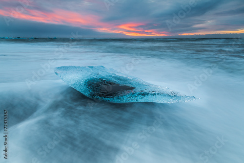 Iceberg sur la plage © rodhan