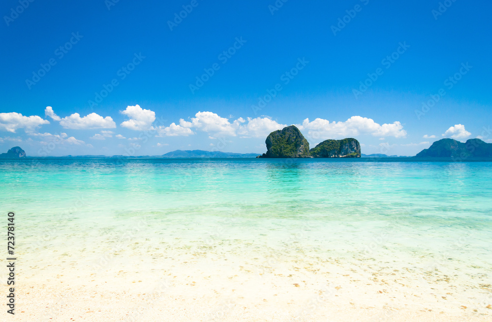 Fototapeta premium Sands of White Bright Holiday