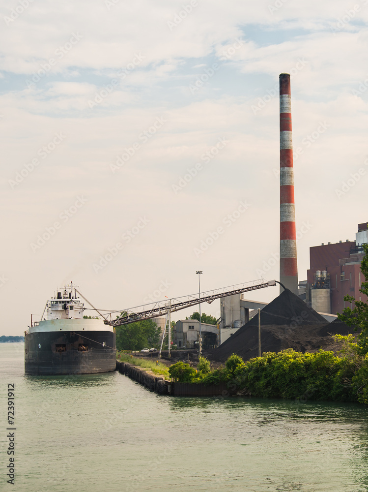 Fototapeta premium Coal Ship Unloading