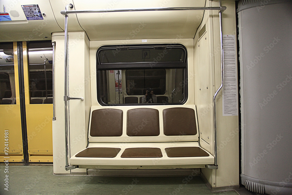 Fototapeta premium train inside the empty car