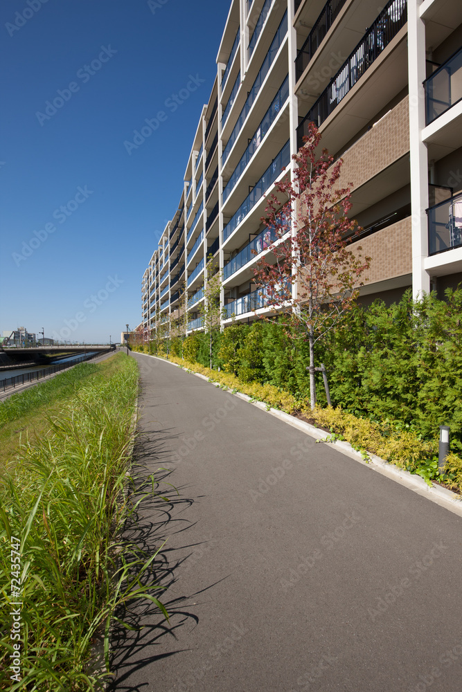 新興住宅地の大型マンション 新興住宅地の大型マンション