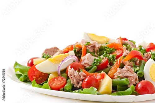 Salad with tuna, tomatoes, potato and onion