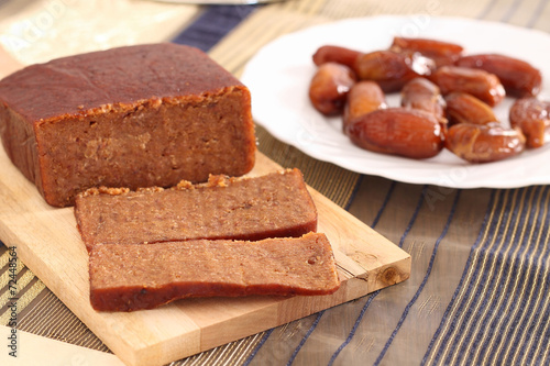Sliced date dough