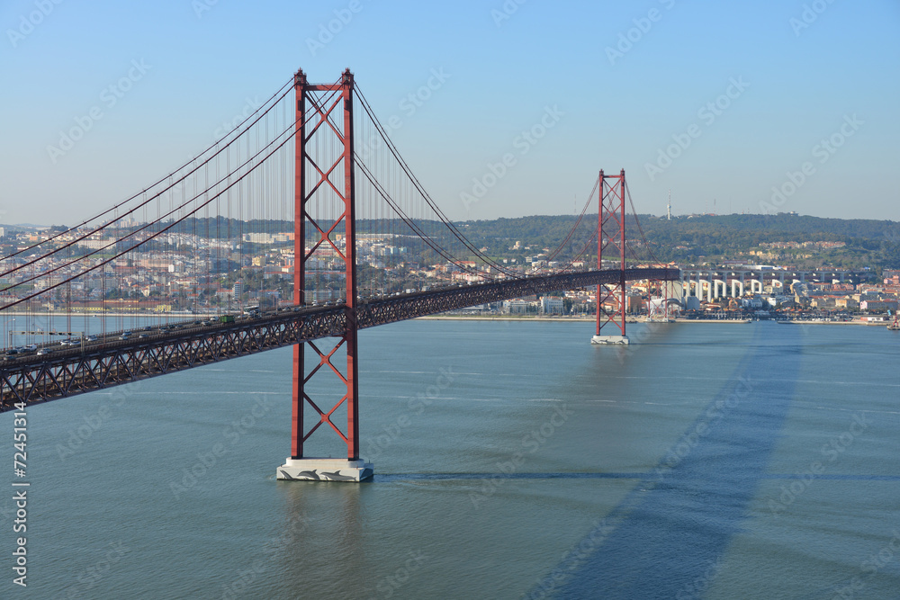 Fototapeta premium Ponte 25. de Abril, Tejobrücke, Lissabon, Portugal, Almada