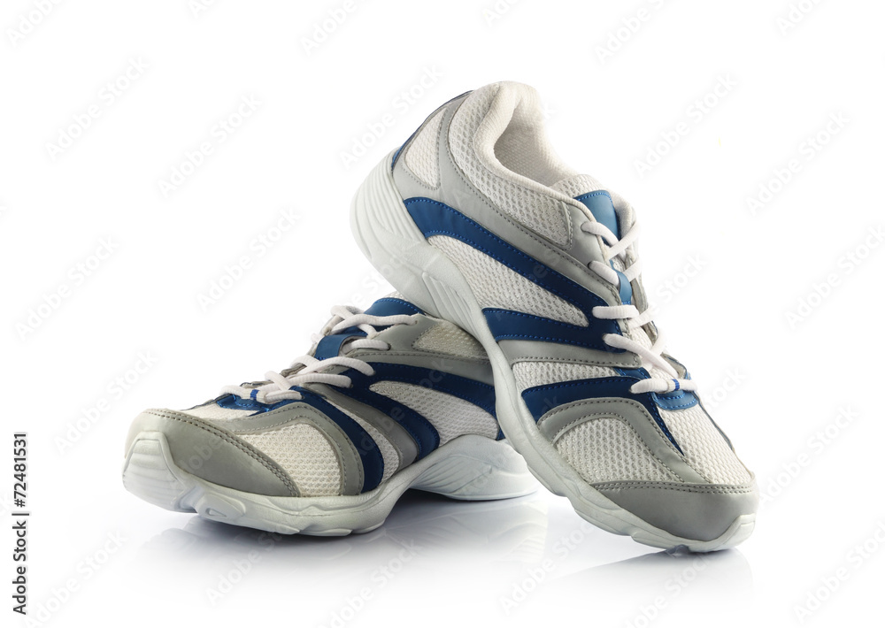 Sports shoes