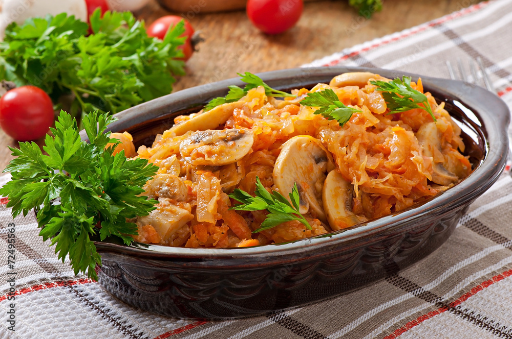 Stewed cabbage with mushrooms and tomato sauce Stewed cabbage with mushrooms and tomato sauce