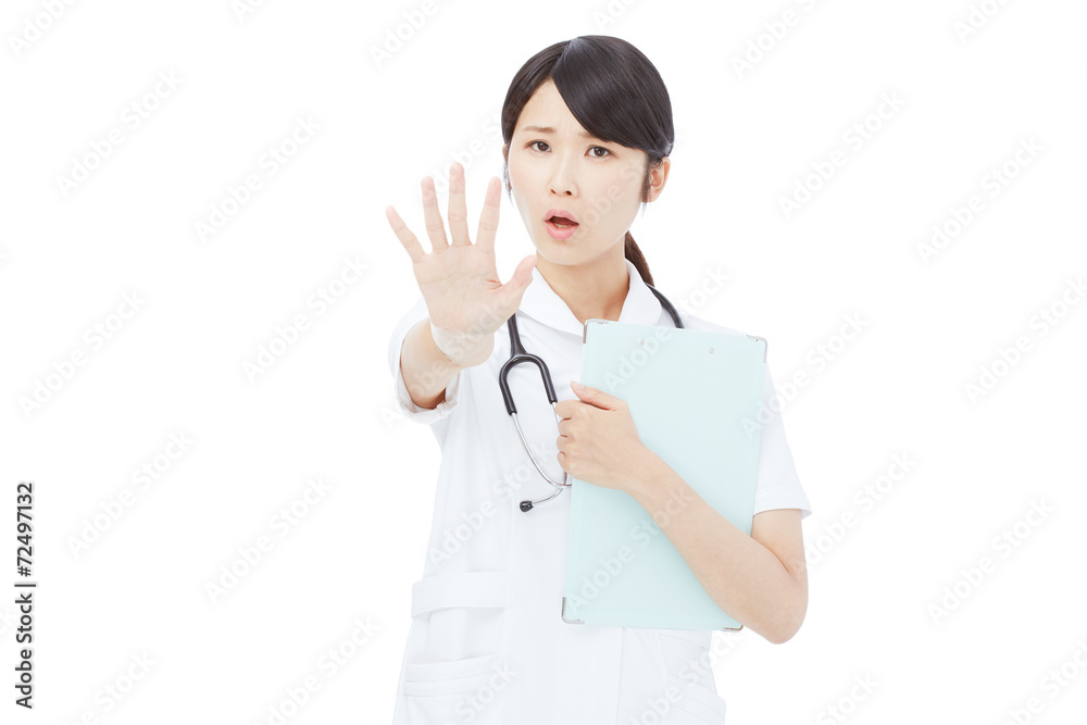 制止するナース 制止するナース