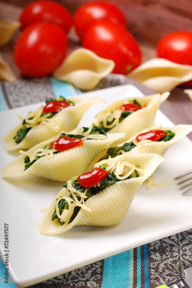 pasta shells stuffed with spinach pasta shells stuffed with spinach