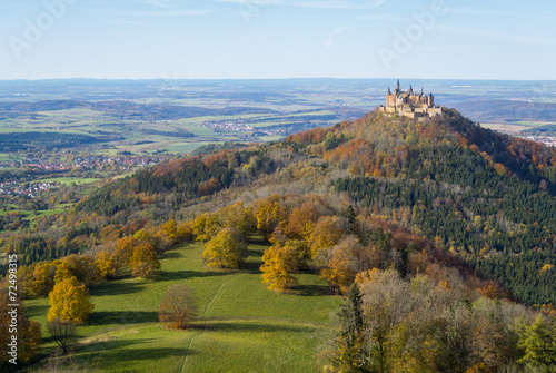 Burg Hohenzollern im Herbst  Schw  bische Alb