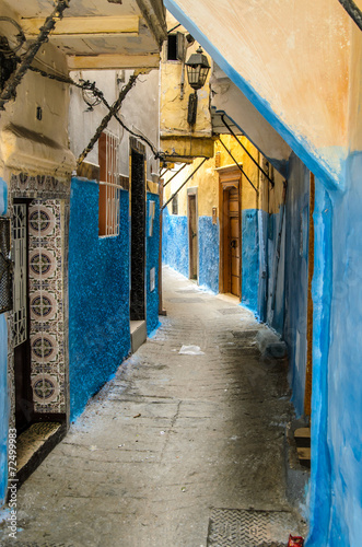 Blaue Gasse in der Medina in Tanger © dietwalther