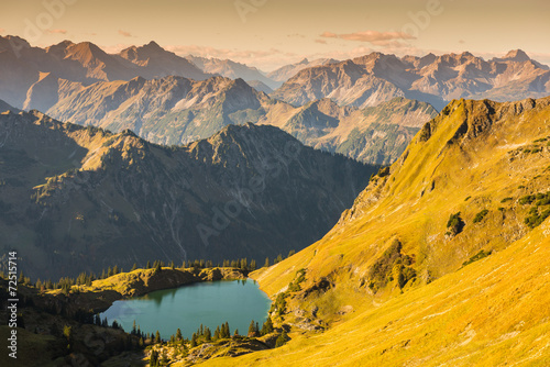 Seelpsee im warmen LIcht der Sonne photo